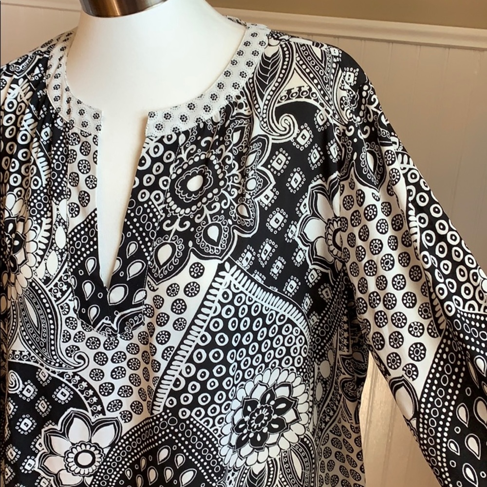 Black and white paisley tunic size L